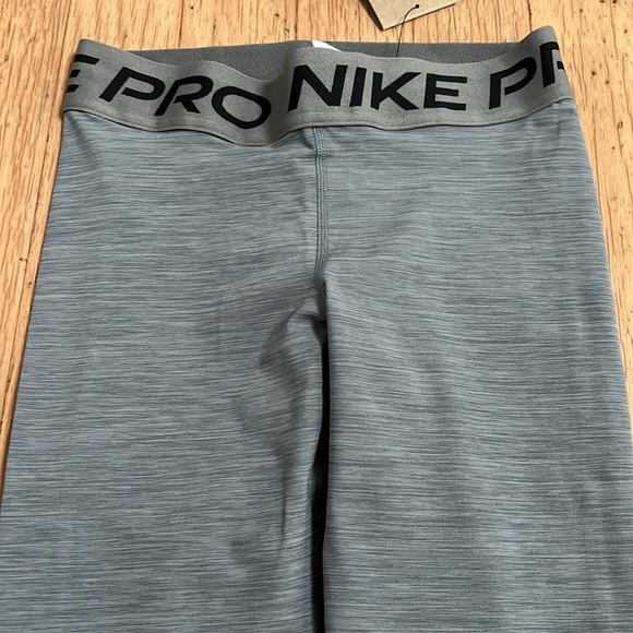 NIKE WOMEN'S PRO 365 7/8-LENGTH TIGHT - Picture 4 of 11